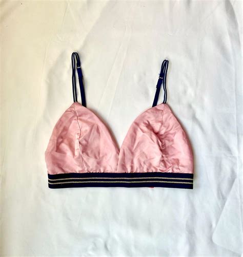 Stradivarius Bikini Bra Size M Fesyen Wanita Pakaian Wanita Lainnya Di Carousell