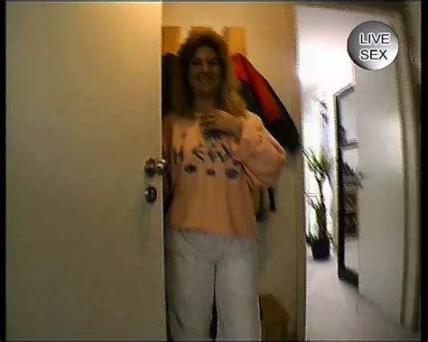 Blonde Mutter Besorgt Es Sich In Der Dusche Free Porn Xhamster