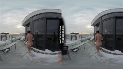 Teen Hookah Smoking Pussy Playing Yo Rosalina Naked Snow Angel VR Porn Video VRPorn