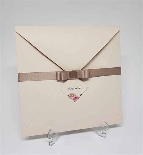 Convite casamento nude e rosê forrado Atelie da Lola Conviteria convites casamento debutante