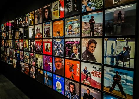 Art Museum Hosting Naked Scavenger Hunt K 104 7