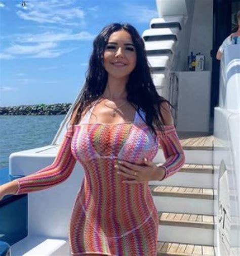 Hot Sexy Anna Paul Bikini Pics