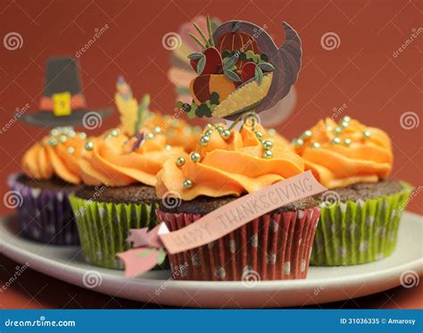 Happy Thanksgiving Cupcakes With Turkey Feast And Pilgrim Hat Topper