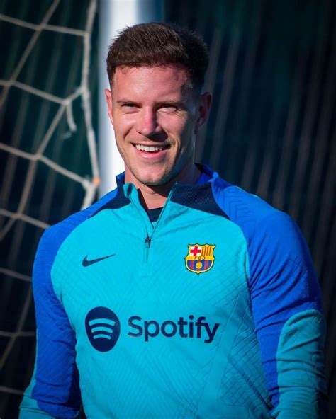 ter stegen shows   training   time  world cup fans