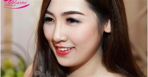 Lộ ảnh bán nude khoe vai trần ngọc ngà của Á hậu Tú Anh