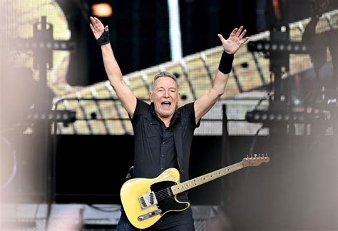 El Ic Nico Cantante De Rock Bruce Springsteen Cumple A Os Galer A