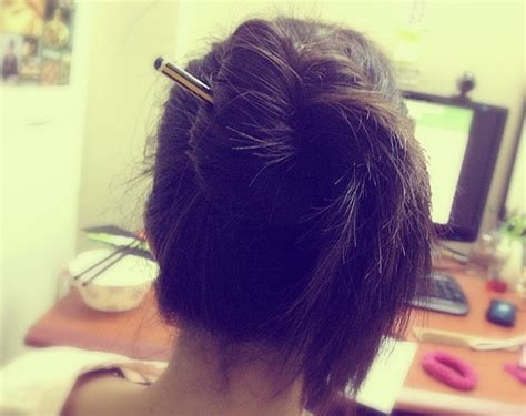 how to tie hair up with a pencil