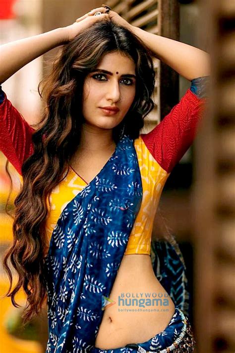HOT Fatima Sana Shaikh Nails The Desi Look With A Saree Bollywood News Bollywood Hungama
