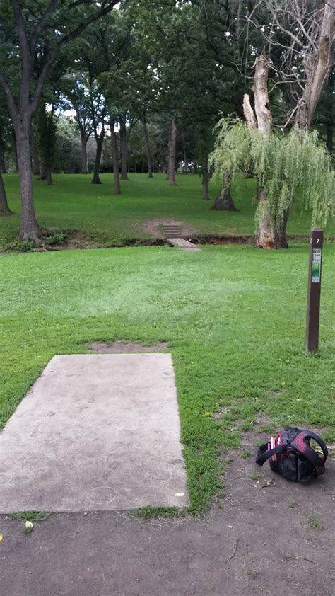 Hole 7 • Katherine Legge Memorial Park (Hinsdale, IL) | Disc Golf ...