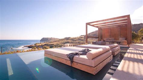 Luxury villa rentals in Greece | Villanovo