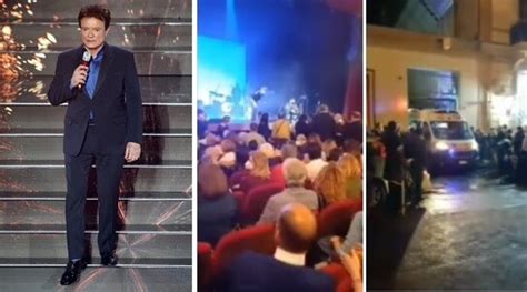 Napoli Massimo Ranieri Cade Dal Palco Durante Lo Show Le Immagini Dei