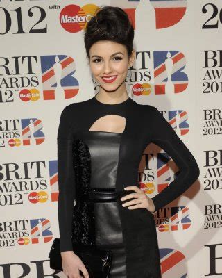 Victoria Justice Leggy Wearing Black Mini Dress At The Brit Awards In London Porn Pictures XXX