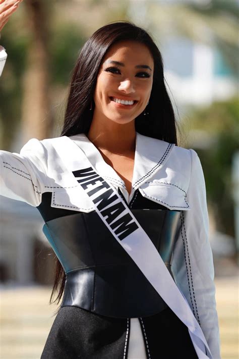 Kim Duy N Di N Bikini Khoe Body C C N Ng B Ng T I B N K T Miss Universe