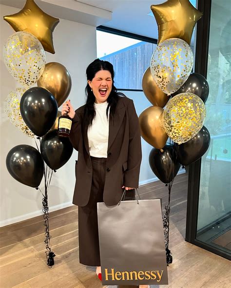 The most iconic thing ever was having @hennessy throw me a cocktail