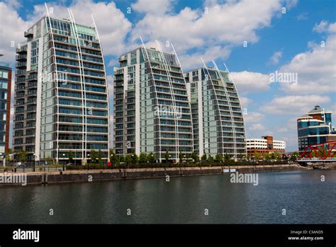 Modern Apartments In Salford Quays Stock Photo Alamy