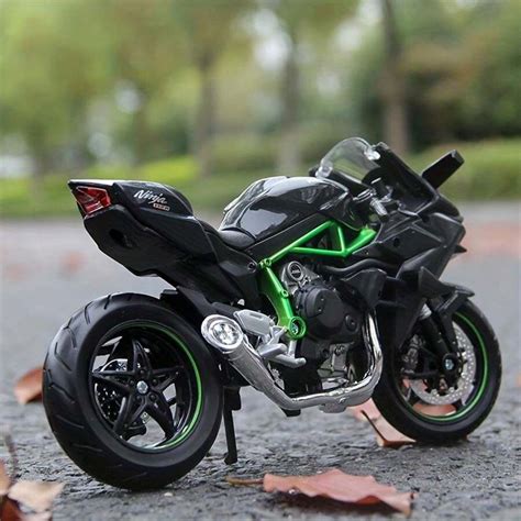 Maisto 1 Pieza Maisto 1 18 Ducati Super Naked V4 S Ducati 1199 Superleggera Ducati V4 S Corse