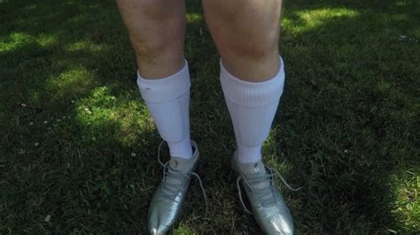 充满小便的猎人靴浸泡了我的 Nike Pro 氨纶 Pornhub Gay