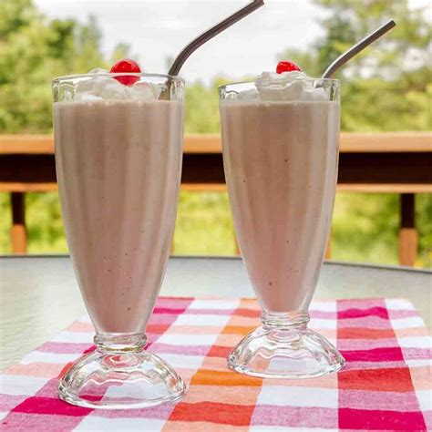 Old Fashioned Chocolate Malt Art Of Natural Living