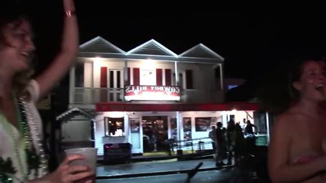 Chelsea Local Girl Eating Pussy In Public In A Bar Raissa Conte