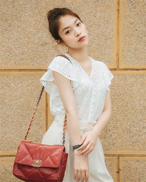 Hot girl 7 thứ tiếng Khánh Vy lần đầu tiên khoe ảnh nóng bỏng lột xác hoàn toàn khiến dân mạng