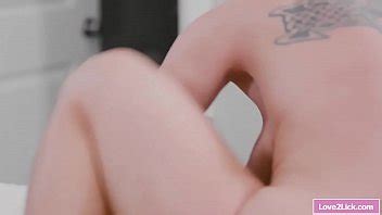 Milf Recta En La Cara Por Una Amiga Lesbiana Xvideos