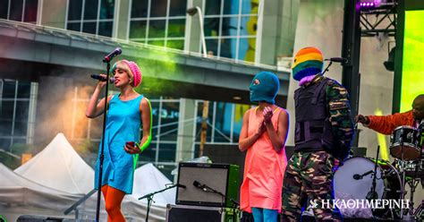 Ρωσία Μέλος των Pussy Riot σε διεθνή κατάλογο καταζητούμενων Η ΚΑΘΗΜΕΡΙΝΗ