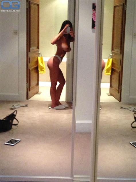 Roxie Nafousi Nude Pictures Onlyfans Leaks Playboy Photos Sex Scene Uncensored