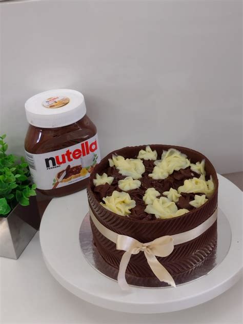 Bolo Ninho Com Nutella Decorado - By Adriana Ramos: BOLO - NINHO COM NUTELLA - COMBINAÇÃO PERFEITA