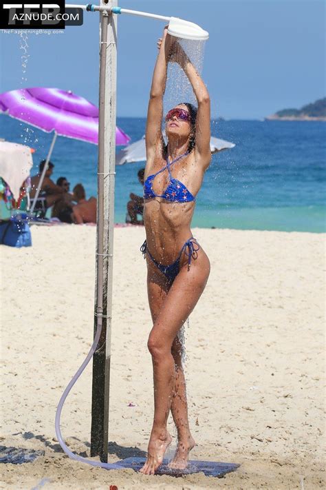 Izabel Goulart Sexy Seen Showing Off Her Hot Body In A Bikini At The Beach In Rio AZNude