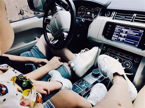 4 hot mom nổi tiếng cực xinh đẹp và sang chảnh khiến ai cũng phải ghen tị