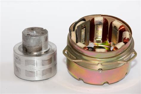 Генератор в сборе на Минск 12 вольт 65 ватт - МотоУкраина