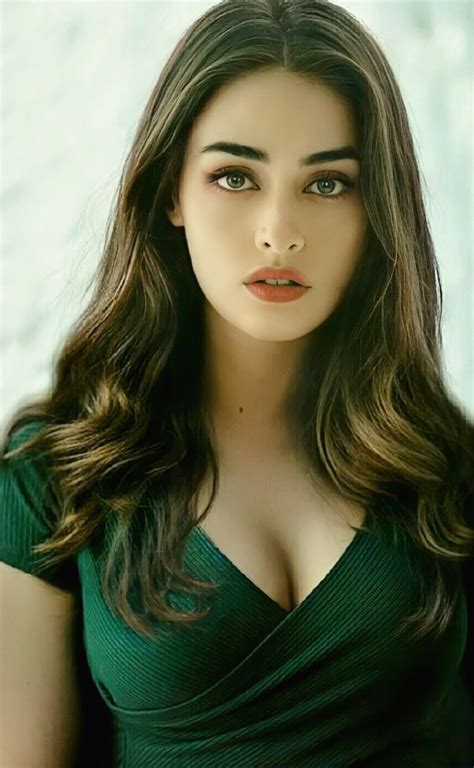 Esra Bilgic Hot Sexy Photos Turkish Actress Esra Bilgi Bikini Photos Hotsarena Worlds