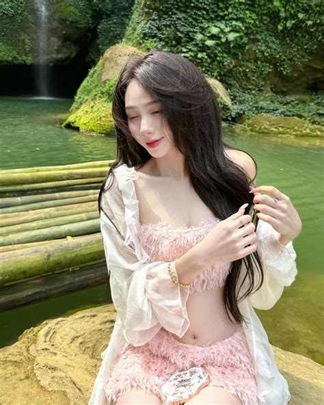 Hot Tiktoker Tr Xanh Di N Bikini Khoe V Ng C Ng M Y Tr N B I C