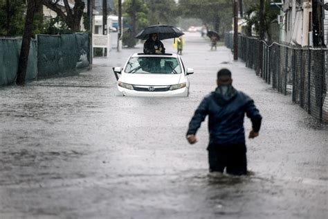 South Florida residents told to steer clear of 'life-threatening' flooding