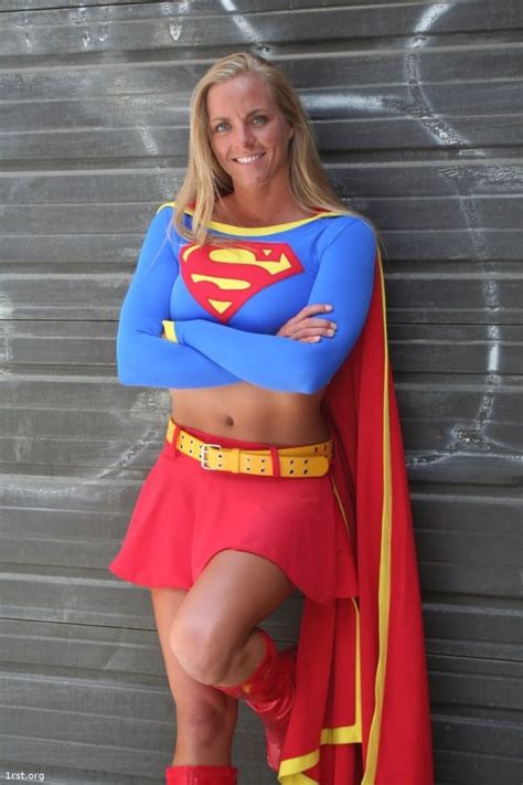Hot Cosplay Babes Dressed As Supergirl
