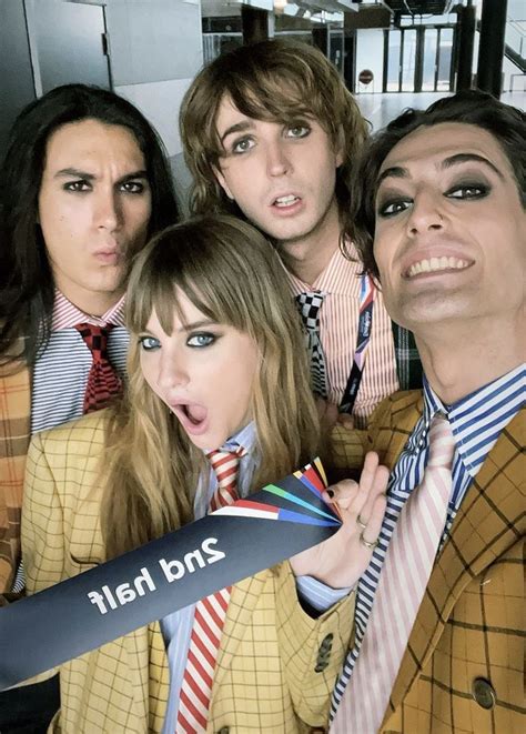 måneskin victoria de angelis damiano damid maneskin tomas raggi ethan ...