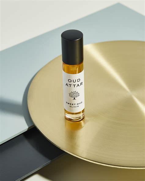 Perfume on fresh bedsheets = the ultimate life hack. 🛏️ A light mist of