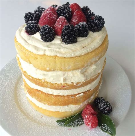 Naked Cake Met Mascarpone En Rood Fruit Recepten24