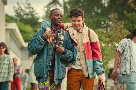 Bài học về việc dạy con khi xem phim Sex Education