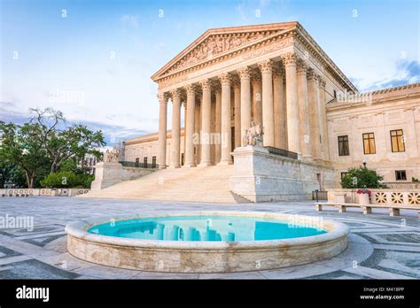 Supreme court building by night hi-res stock photography and images - Alamy