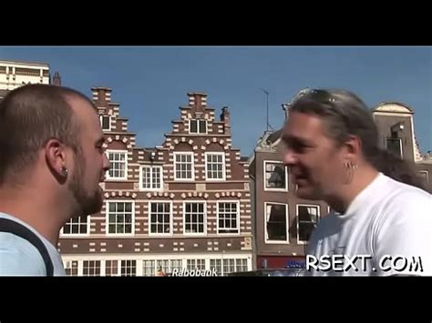 Puta Sexy Con Grandes Tetas Falsas Da Una Mamada Sexy Humeante Xvideos