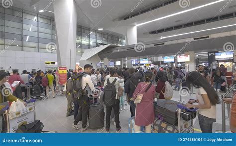 Huge Crowd In Front Of Vietjet Airline Check In Counter At Delhi Indira