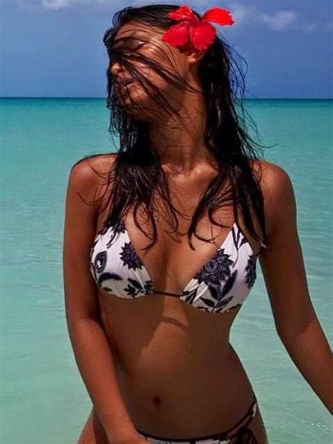 Modelo de lingerie há 10 anos revela ser transexual Sapatos e Cia