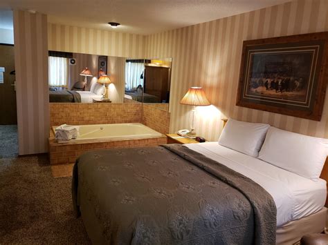 Whirlpool Room – Pioneer Motor Inn