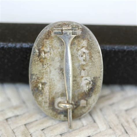 Some aid with Japanese badge, please. - Japan - Gentleman's Military