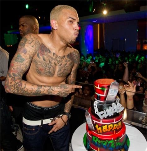 Chris Blonde Brown Gets Shirtless In Vegas Media Crumbs