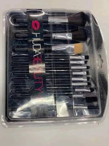 Plastic Huda Beauty Make Up Brush Set Packaging Type Packet At Rs