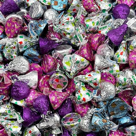 Hershey S Kisses Chocolate Dipped Strawberry Flavored Valentine S Candy Bag 9 Oz