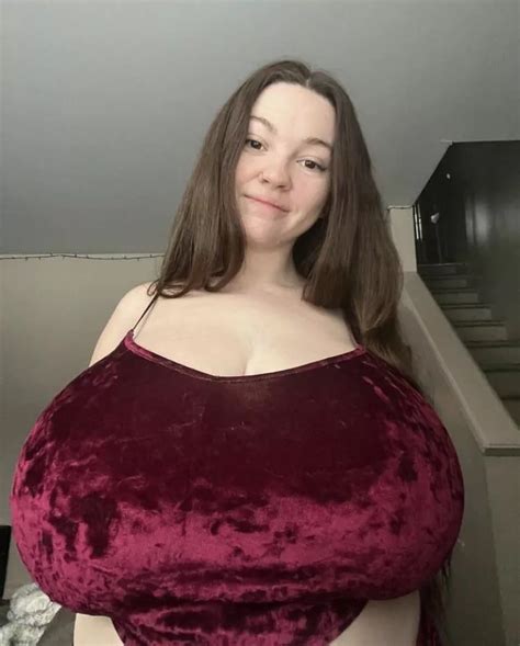 Busty In Red Nudes Busty Hide Nude Pics Org