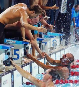 Pelados na natação naked swimmers Os gatos Thiago Pereira Jason